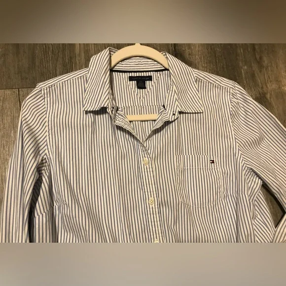 Iconic Tommy Hilfiger Classic button-up style w/White and Blue Striped Shirt - L - Picture 9 of 10